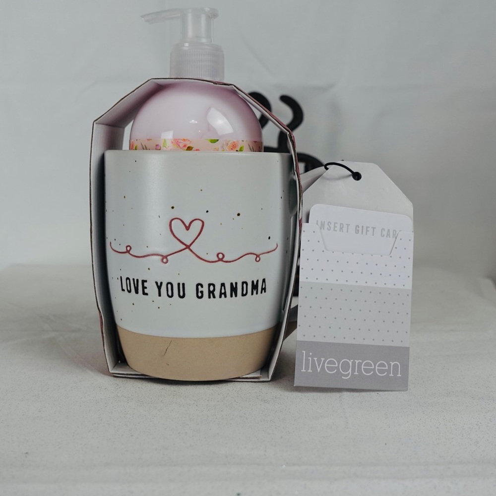 Love you Grandma coffee mug with Lotion.